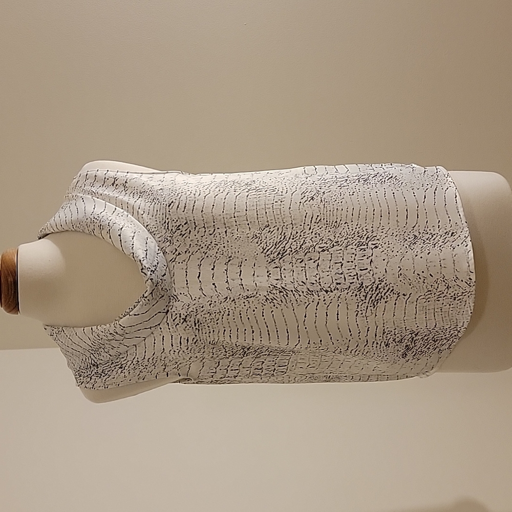 EUC H Halston White & Grey Abstract Snakeskin Print Cowl Neck Top Size: S